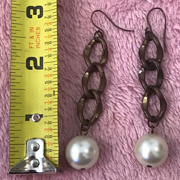 H&M Chain and pearl dangle earrings with hook - Picture 1 of 2